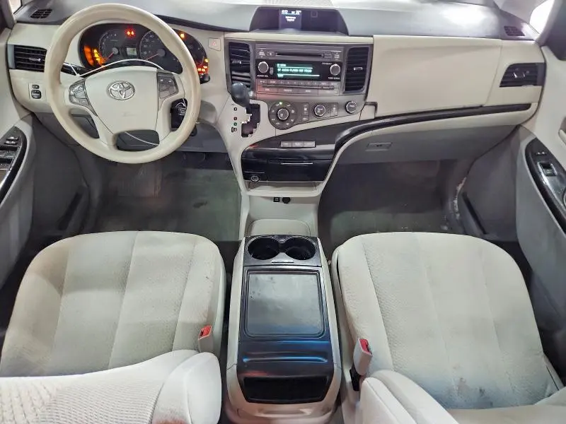 2012 TOYOTA SIENNA LE  