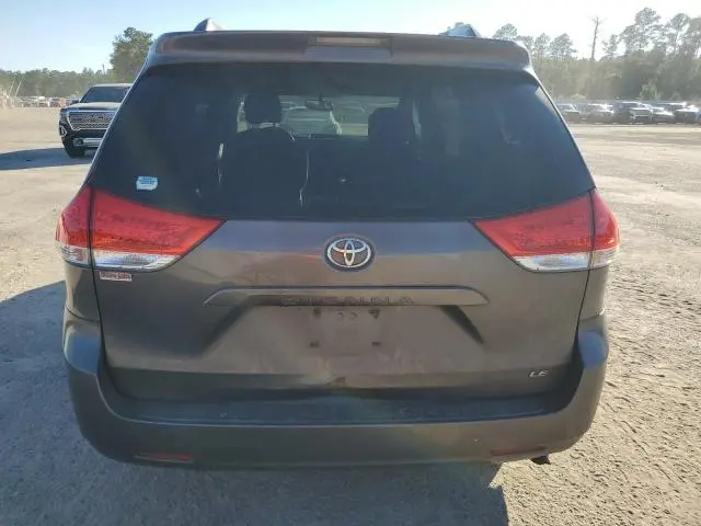 2013 TOYOTA SIENNA LE  