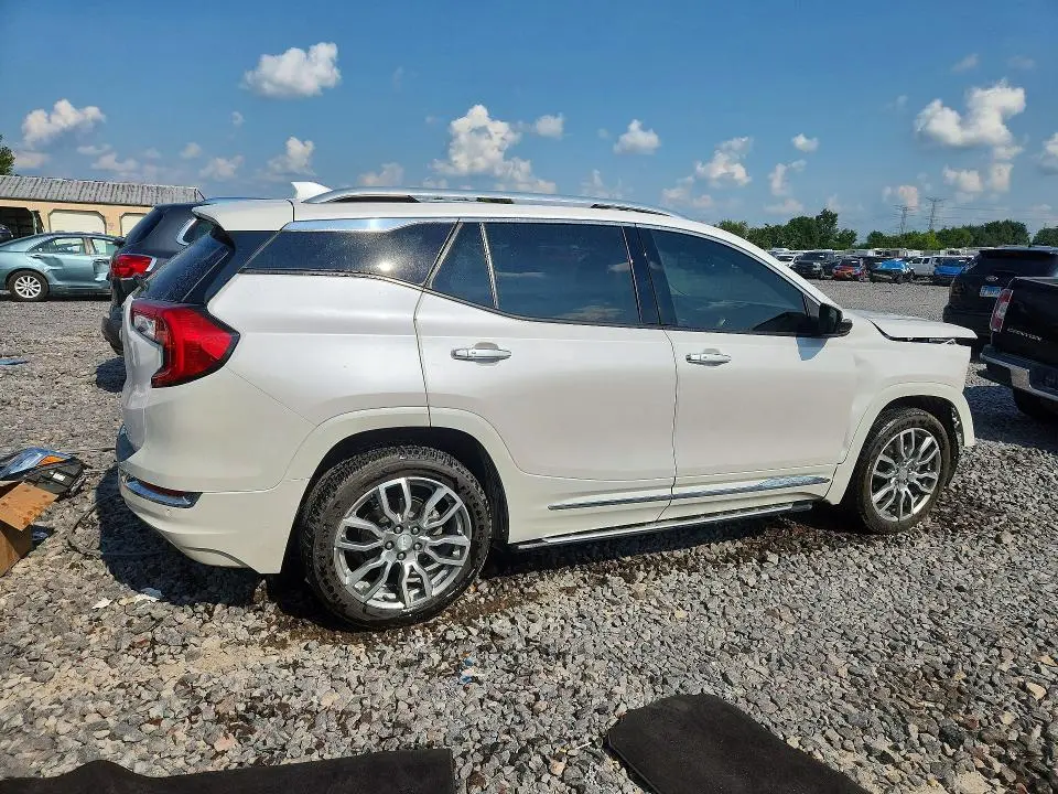 2022 GMC TERRAIN DENALI  