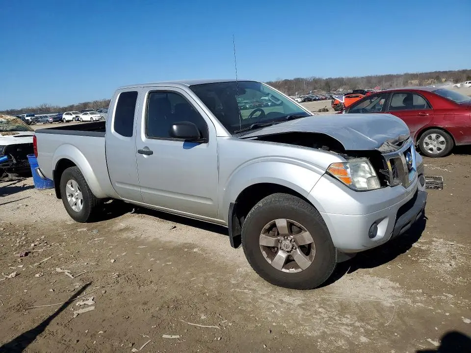 2012 NISSAN FRONTIER SV V6  