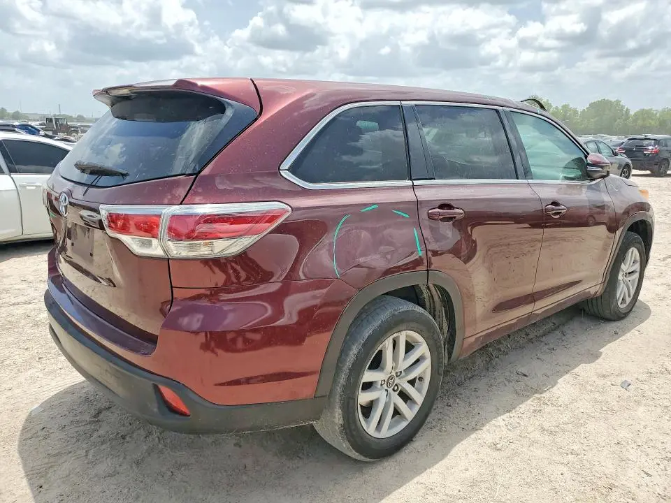 2016 TOYOTA HIGHLANDER LE  
