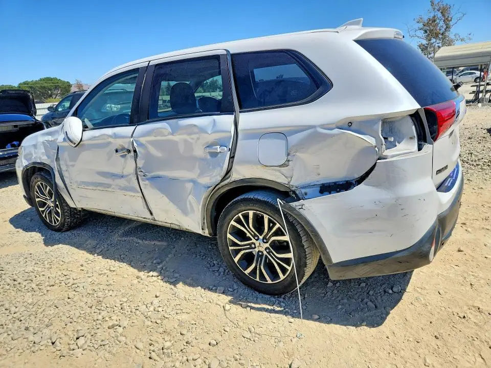 2017 MITSUBISHI OUTLANDER SE  