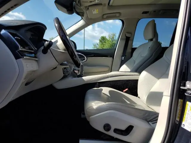 2016 VOLVO XC90 T6