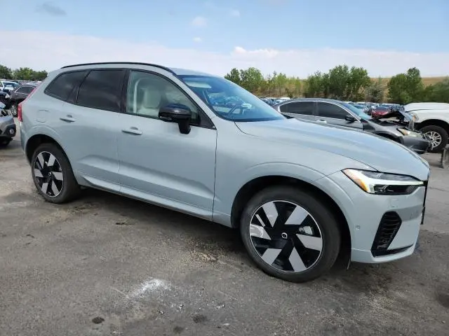 2024 VOLVO XC60 PLUS  