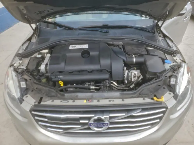 2015 VOLVO XC60 T6 PREMIER+  