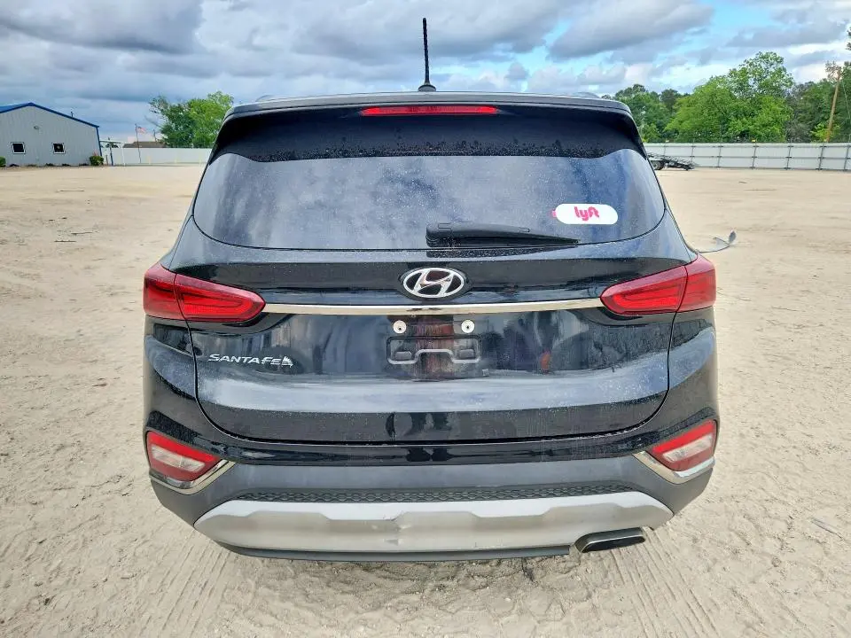 2019 HYUNDAI SANTA FE SE  