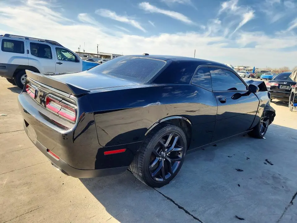 2021 DODGE CHALLENGER SXT  