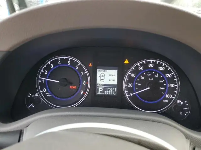 2012 INFINITI G37 