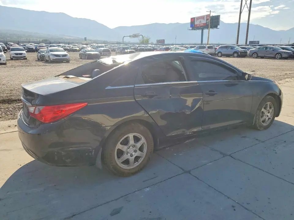 2011 HYUNDAI SONATA GLS  