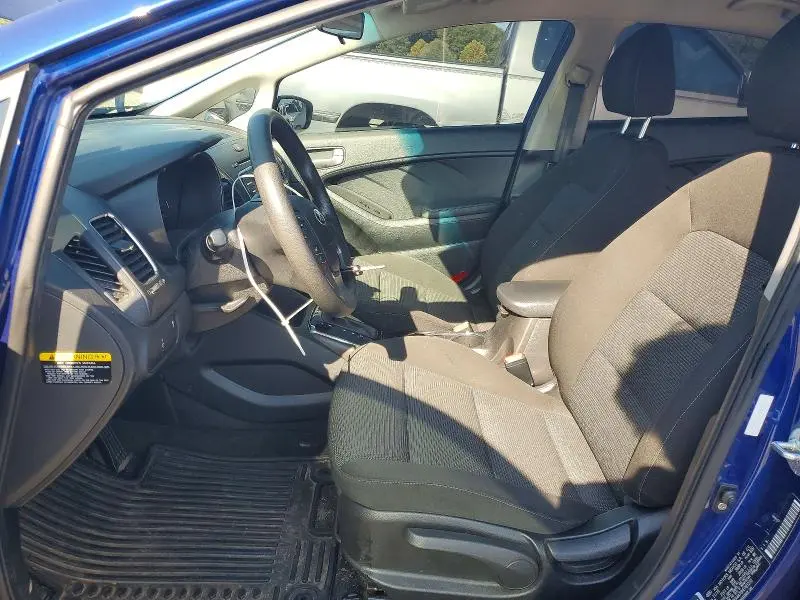 2017 KIA FORTE LX  