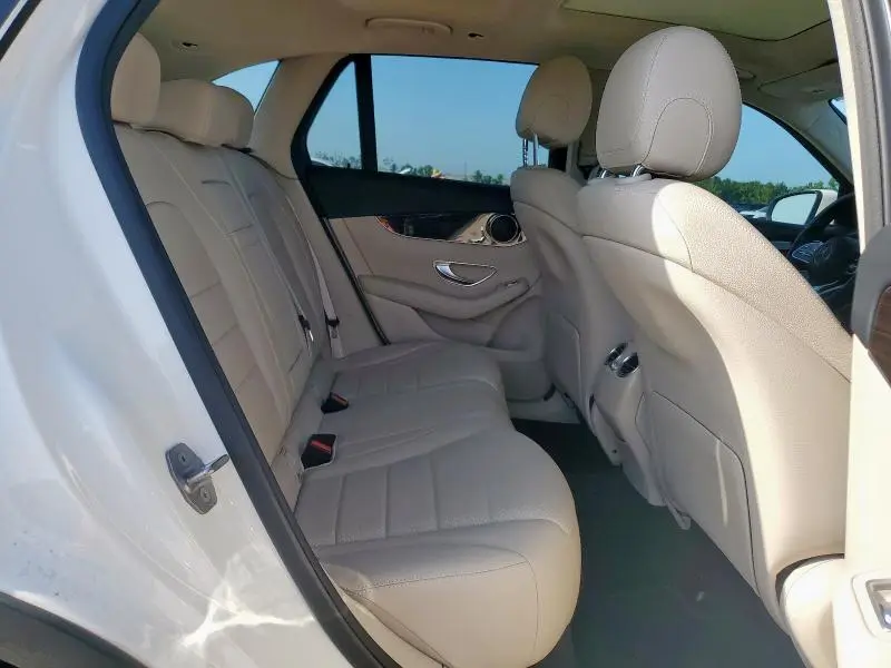 2021 MERCEDES-BENZ GLC 300  
