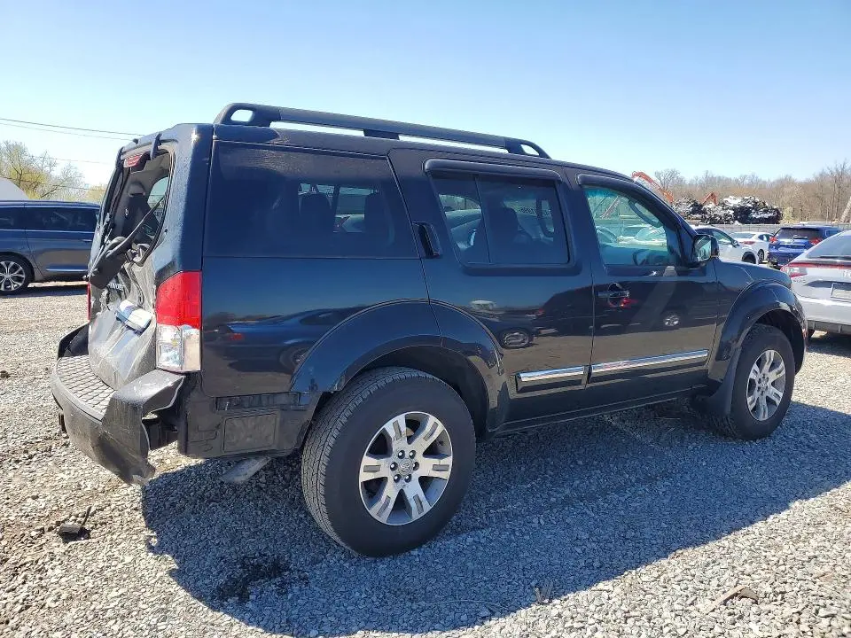 2012 NISSAN PATHFINDER S  