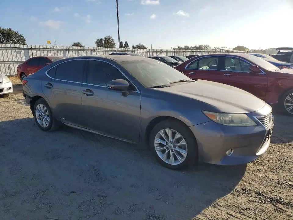 2013 LEXUS ES 300H  