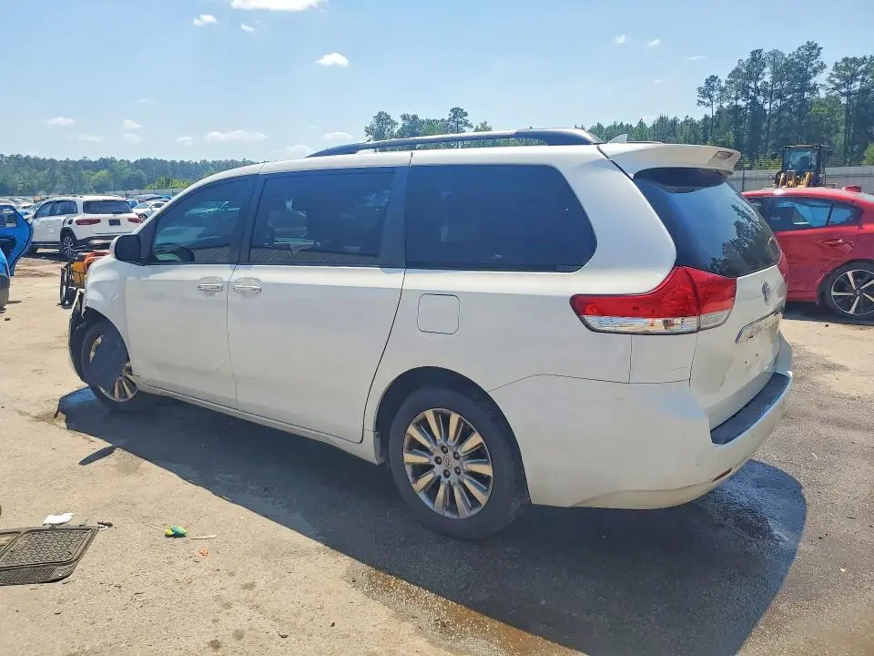 2013 TOYOTA SIENNA LIMITED 7-PASSENGER  