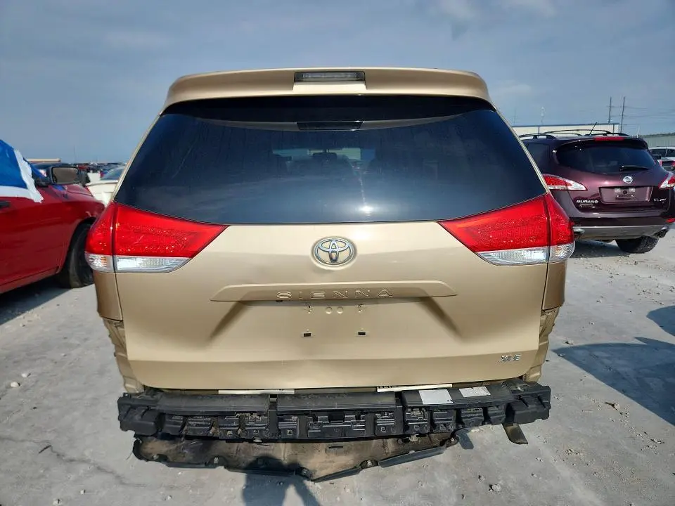 2012 TOYOTA SIENNA XLE 8-PASSENGER  