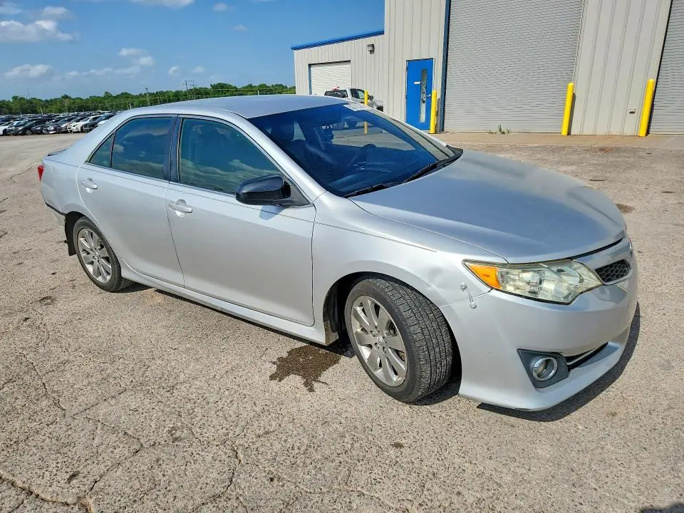 2012 TOYOTA CAMRY SE  