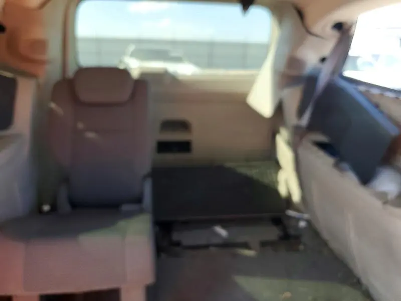 2010 VOLKSWAGEN ROUTAN S  