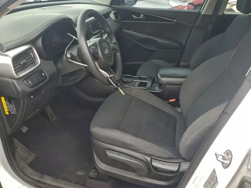 2017 KIA SORENTO LX  