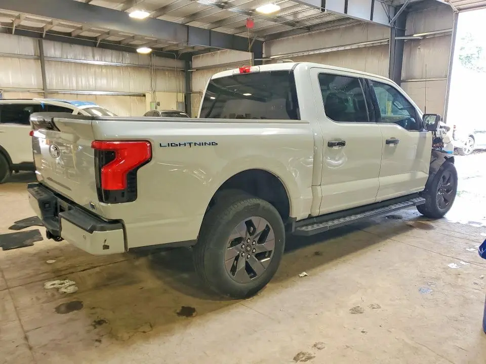 2024 FORD F150 LIGHTNING XLT  