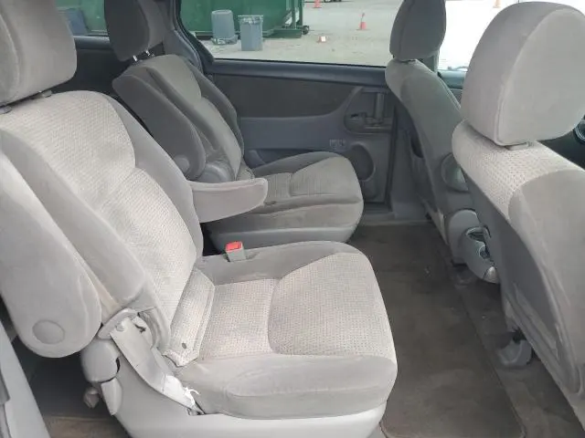 2010 TOYOTA SIENNA CE  