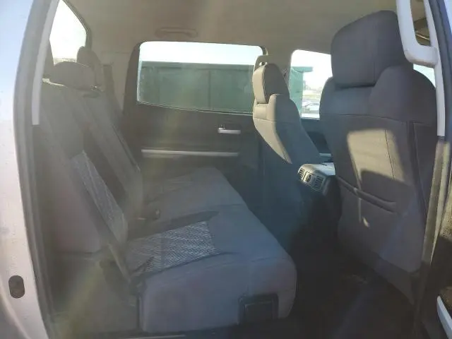 2018 TOYOTA TUNDRA CREWMAX SR5  