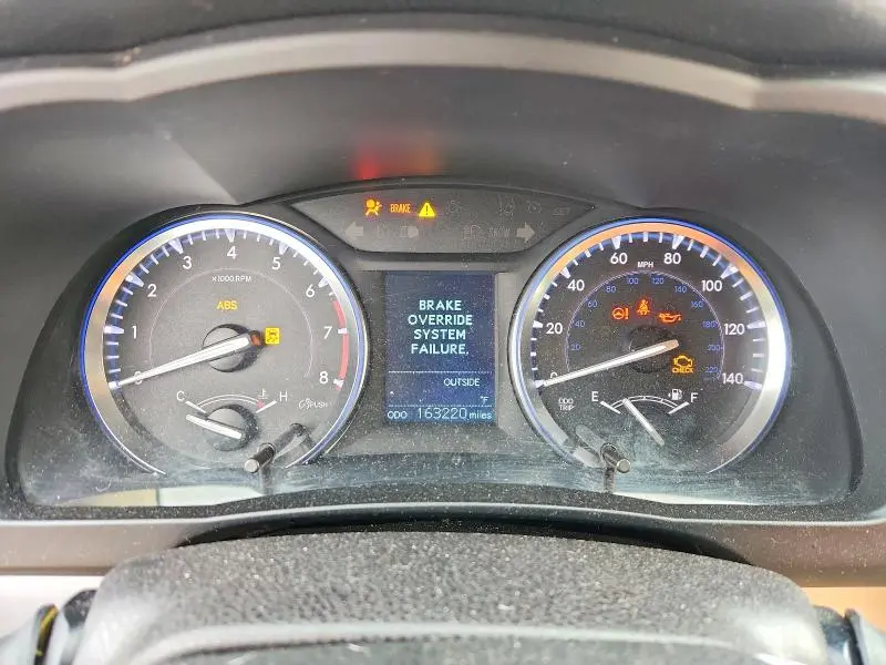 2015 TOYOTA HIGHLANDER LE  