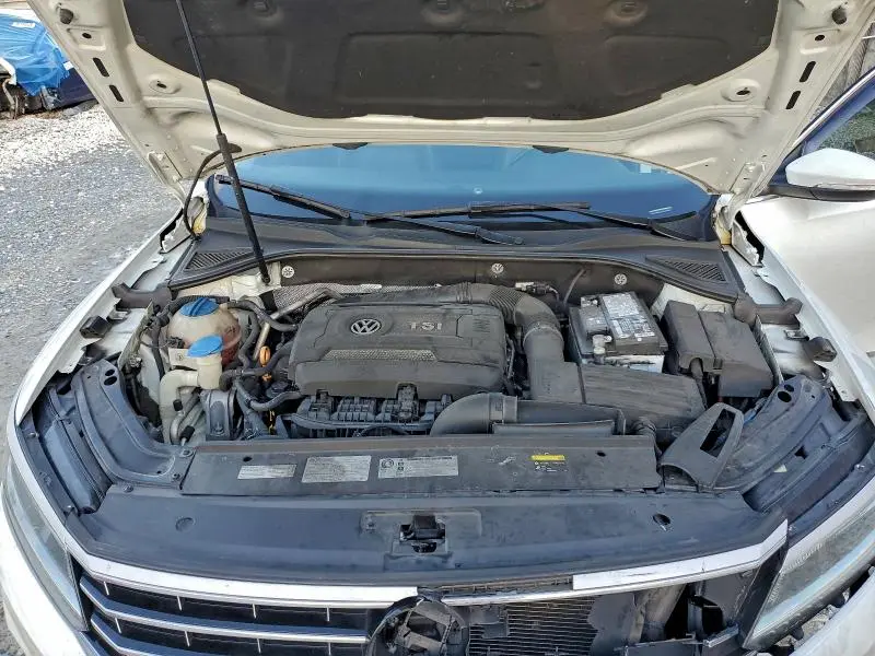 2017 VOLKSWAGEN PASSAT SE  