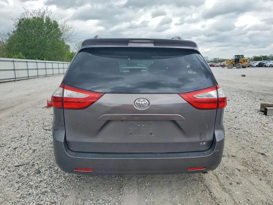2017 TOYOTA SIENNA   