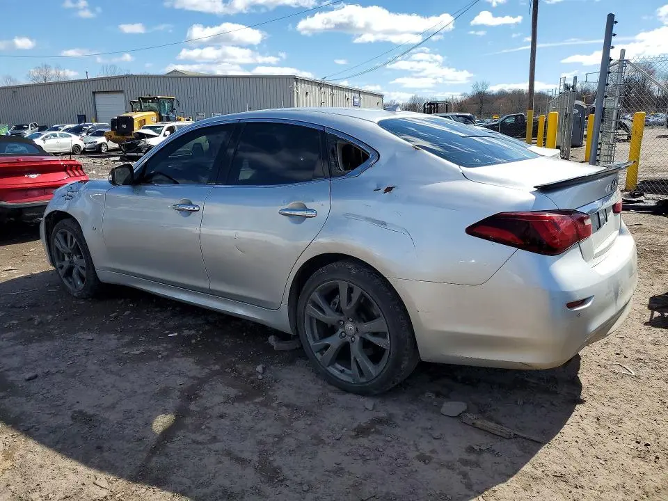 2015 INFINITI Q70 3.7  