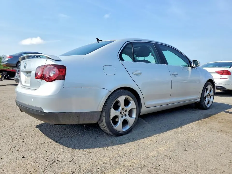 2010 VOLKSWAGEN JETTA SE  