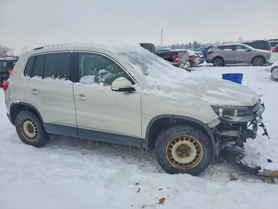 2014 VOLKSWAGEN TIGUAN S  