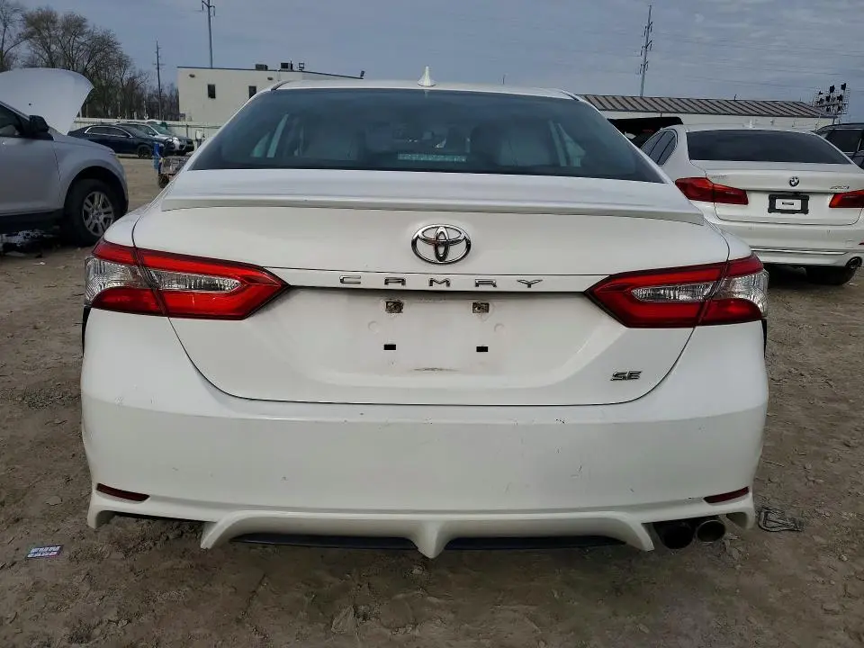 2020 TOYOTA CAMRY SE  