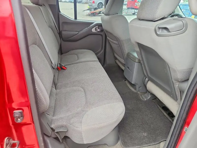 2010 NISSAN FRONTIER SE V6  
