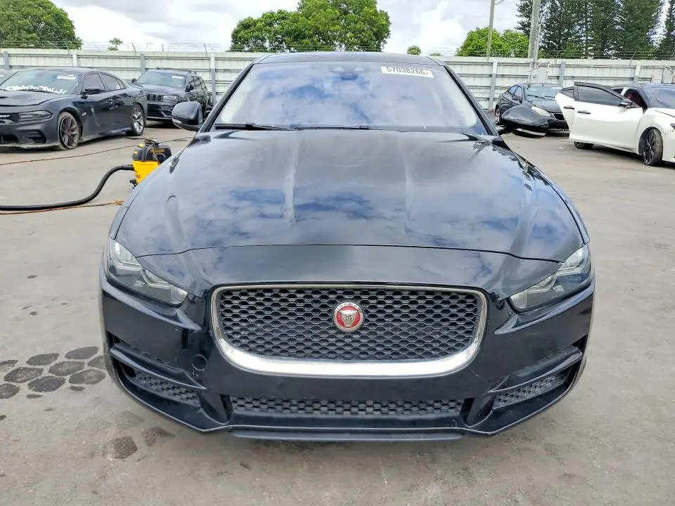 2019 JAGUAR XE PREMIUM  