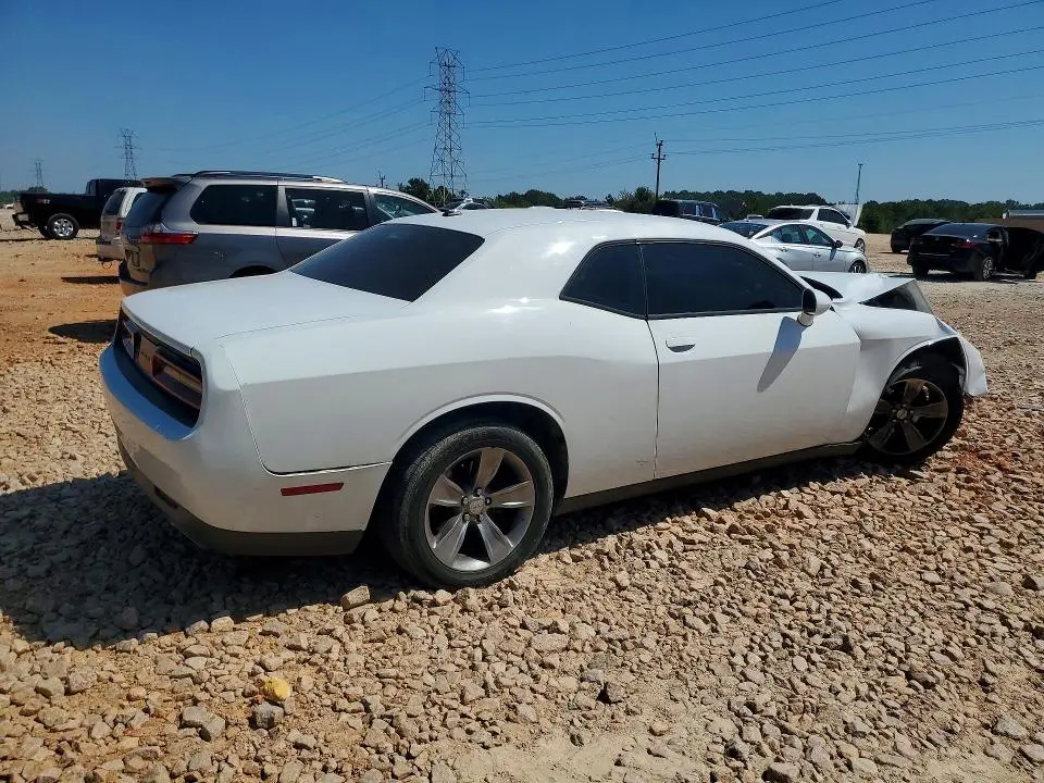 2015 DODGE CHALLENGER SXT  