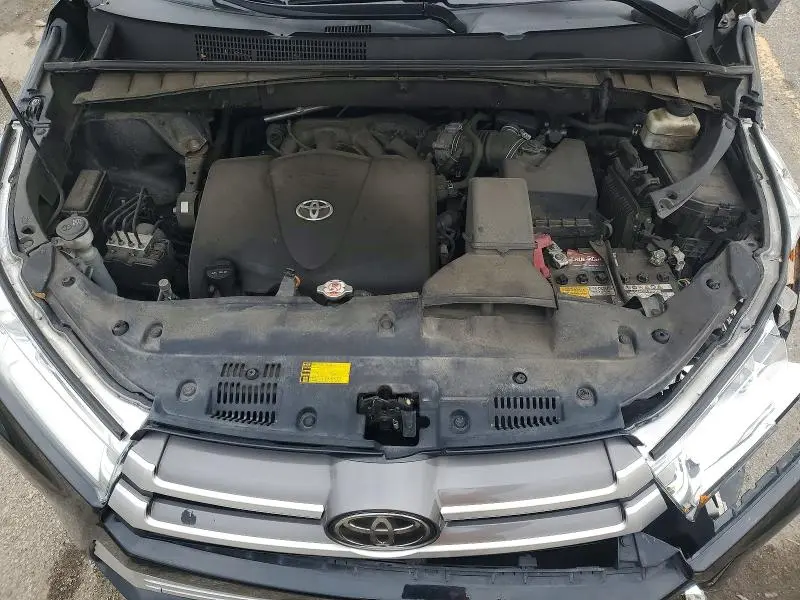 2018 TOYOTA HIGHLANDER XLE  