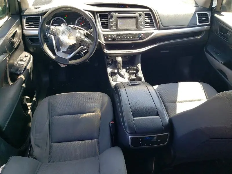 2015 TOYOTA HIGHLANDER LE  