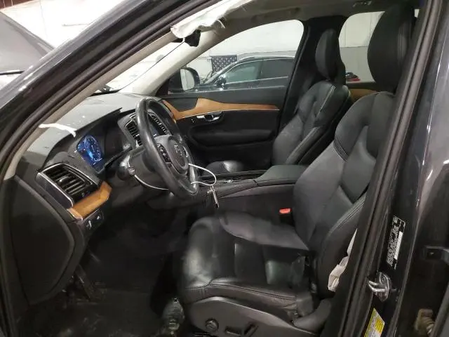 2021 VOLVO XC90 T6 MOMENTUM  