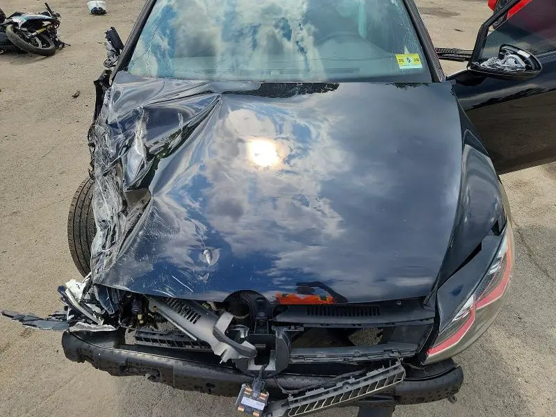 2021 VOLKSWAGEN GTI S  