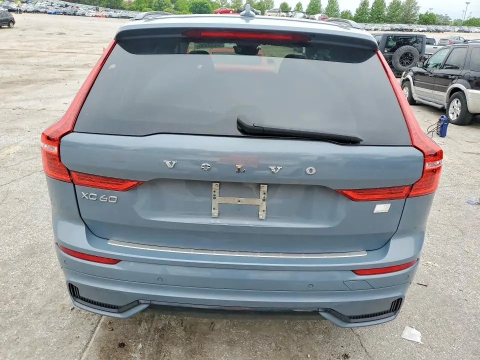 2024 VOLVO XC60 PLUS  