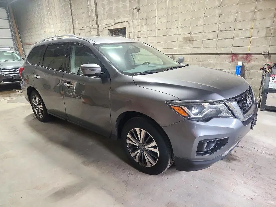 2017 NISSAN PATHFINDER SL  