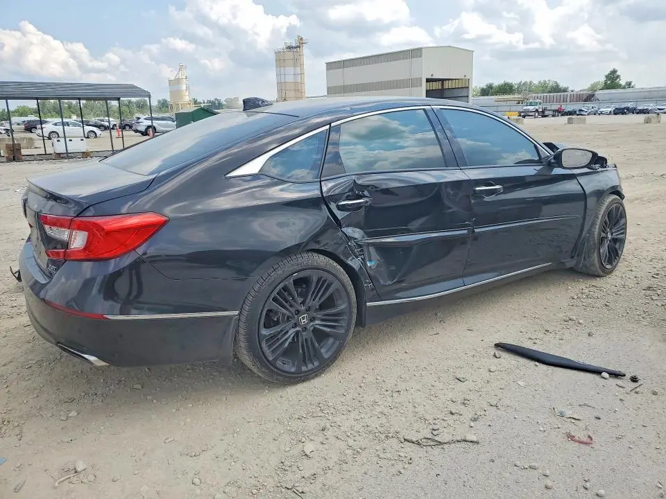 2018 HONDA ACCORD TOURING  