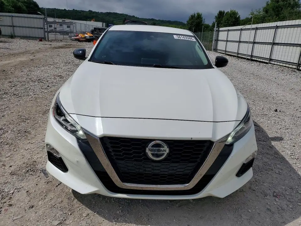 2022 NISSAN ALTIMA SR  