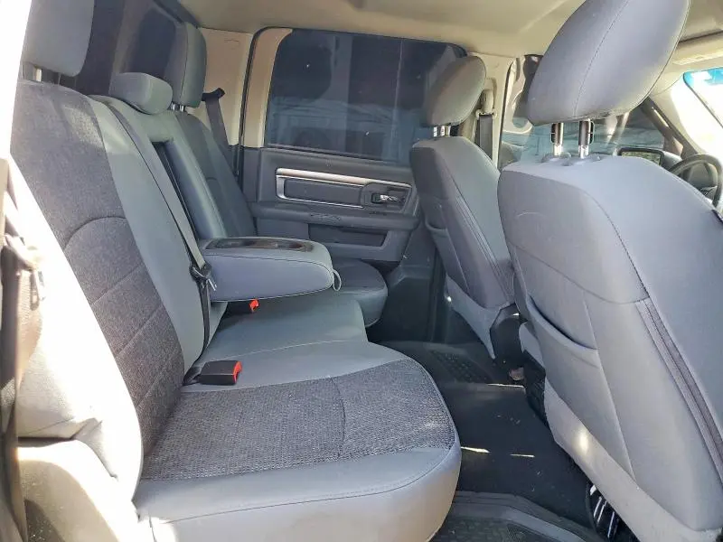 2018 RAM 1500 SLT  