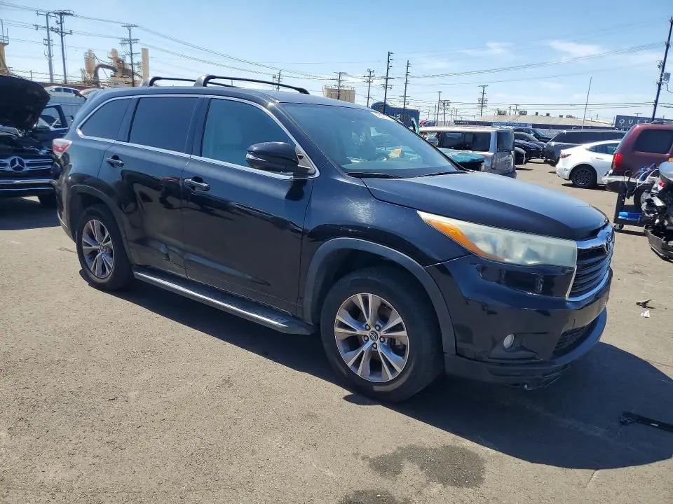 2016 TOYOTA HIGHLANDER LE PLUS  