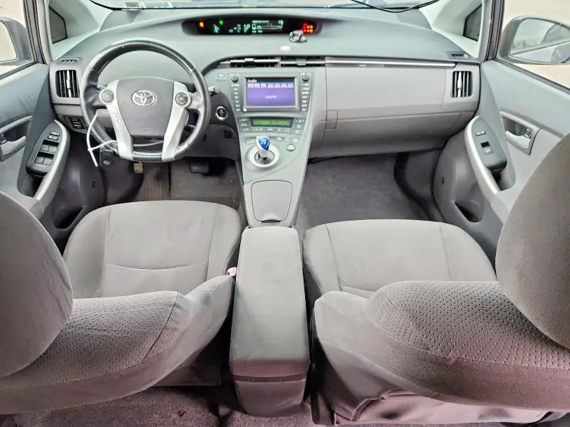 2010 TOYOTA PRIUS III  