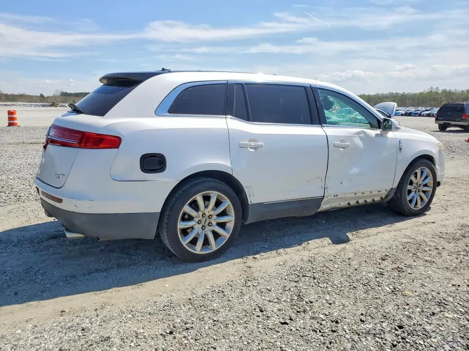 2010 LINCOLN MKT   