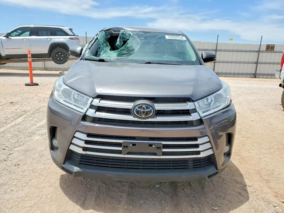 2018 TOYOTA HIGHLANDER LE PLUS  