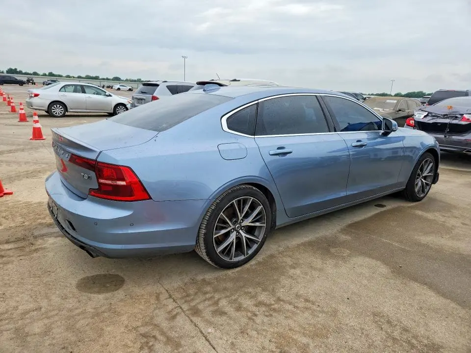 2018 VOLVO S90 T5 MOMENTUM  