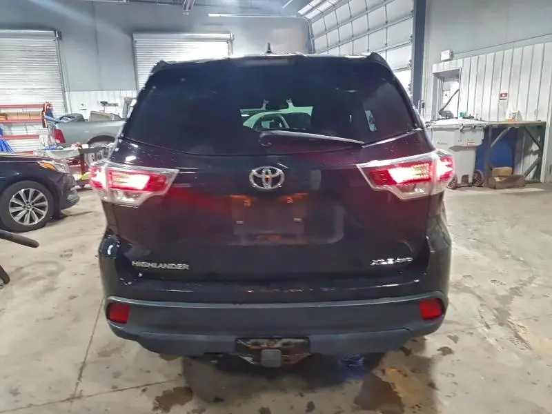 2016 TOYOTA HIGHLANDER XLE  